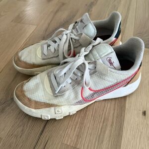 Nike Women’s Waffle Race 2X size 8.5